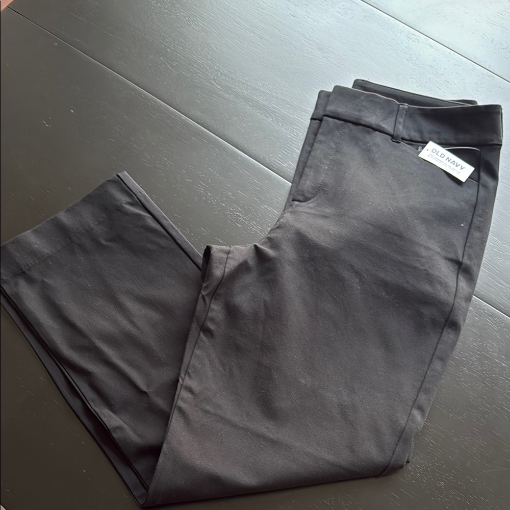 Old Navy Black Pixie Straight Leg Work Pants - L *NEVER WORN*